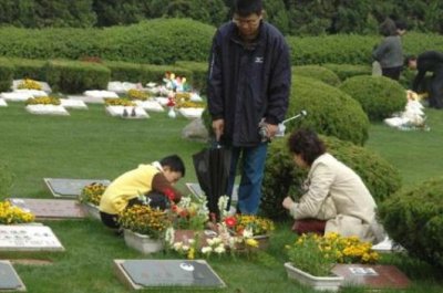 ​上坟回来发烧预示什么 老伴去世配偶不能上坟