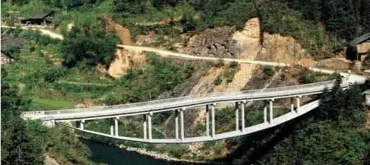 中国人发明的这种向下凹的桥梁,目前在全世界也仅有4座!