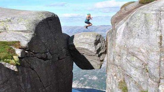 世界上妙不可言的石头,最神奇的一个在中国,可屹立千年不倒