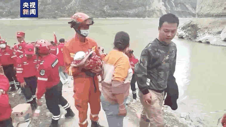 四川泸定地震已造成65人遇难（四川泸定地震已致82人遇难）(4)