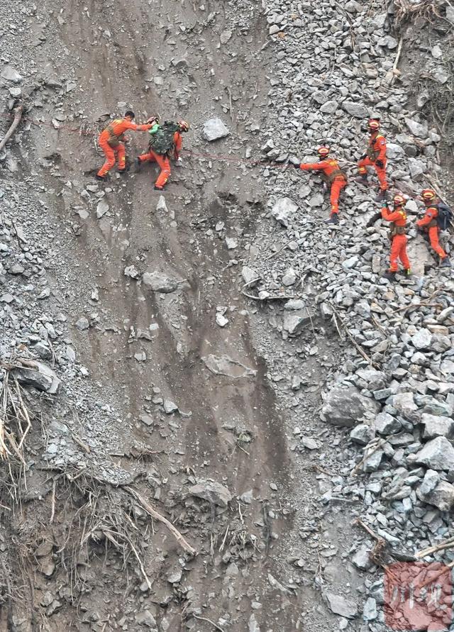 四川泸定地震已造成65人遇难（四川泸定地震已致82人遇难）(22)
