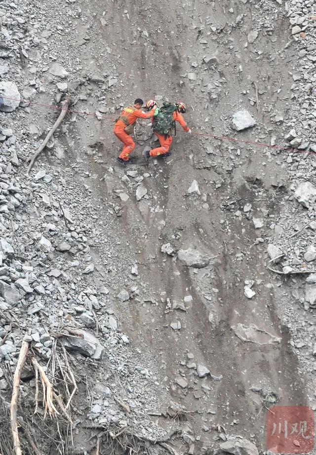 四川泸定地震已造成65人遇难（四川泸定地震已致82人遇难）(15)