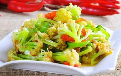 ​炒花菜要不要焯水？老厨：做错这1步，难怪花菜不脆不香不入味