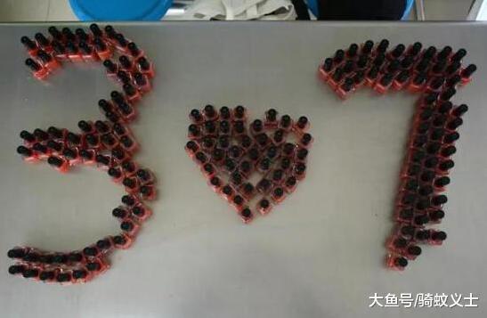 太有爱的节日礼物, 男同学自己做指甲油, 送全校女同学