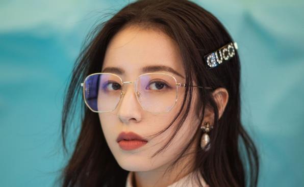 为什么叫周雨彤叫媛媛 很有御姐范儿的女人