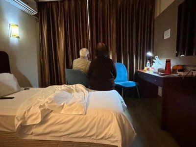 ​老夫妻将唯一房产过户给孙子，被赶出家门！