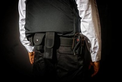 ​我国的防弹衣如金缕玉衣一般，刀剑子弹不入，穿上可大幅减伤