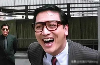 ​风月片皇帝曹查理功夫出众，女演员争相合作，作品备受瞩目