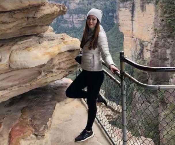 她曾与高圆圆同台飙戏，最红时息影嫁大9岁富商，今47岁宛如少女