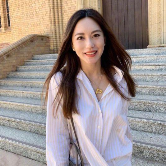 她曾与高圆圆同台飙戏，最红时息影嫁大9岁富商，今47岁宛如少女