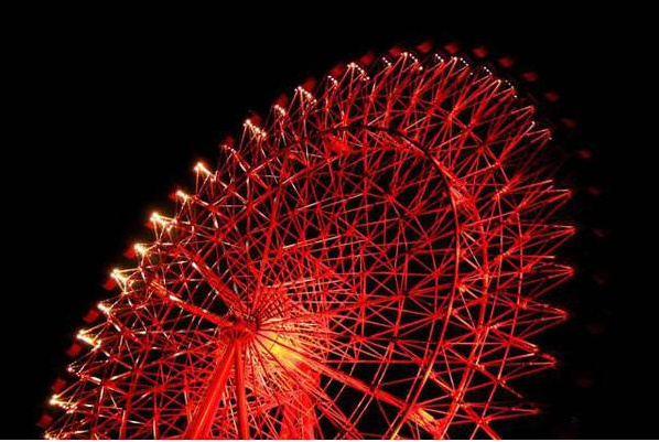 世界十大最美摩天轮排行榜：天津之眼跨河建造十分壮观