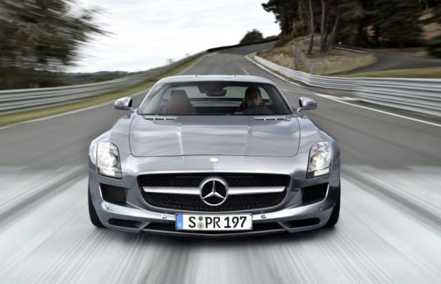 小车50升一箱油跑多少公里（50升油可以开多少公里）(图1)