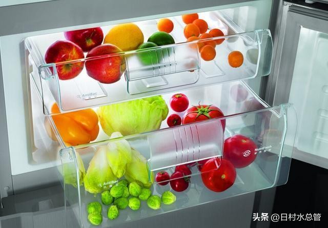 冰箱外壳两侧发热（冰箱外壳发热烫手是怎么回事）