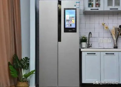 ​冰箱外壳两侧发热（冰箱外壳发热烫手是怎么回事）