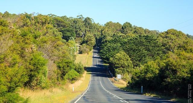 世界上最美的海滨公路，建于悬崖峭壁之间，有着此生难见的绝景