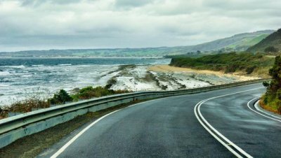 ​世界上最美的海滨公路，建于悬崖峭壁之间，有着此生难见的绝景