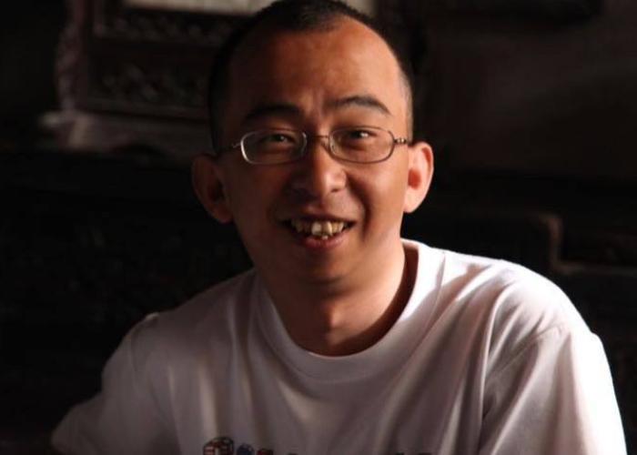 最丑影帝巨兴茂，娶如花似玉小娇妻，身价10亿被称人生赢家！