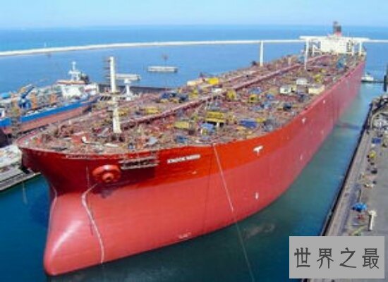 世界上最大的船，行驶起来简直就是一个移动的小岛！