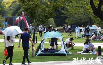 ​夜游、乡村游受欢迎，这个中秋假期南京接待游客 166.57 万人次