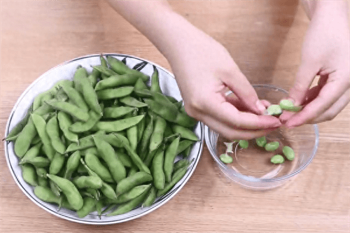 毛豆怎么好剥皮(毛豆怎么去皮最快方法)