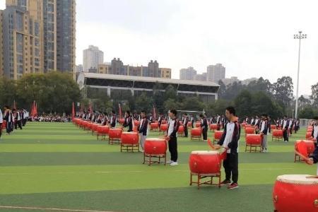 昆明白塔中学是不是十中