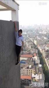 ​默哀！国内高空挑战第一人坠楼，老司机也翻车