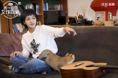 ​“脱口秀太后”思文露面访谈节目，生活状态暴露其离婚原因