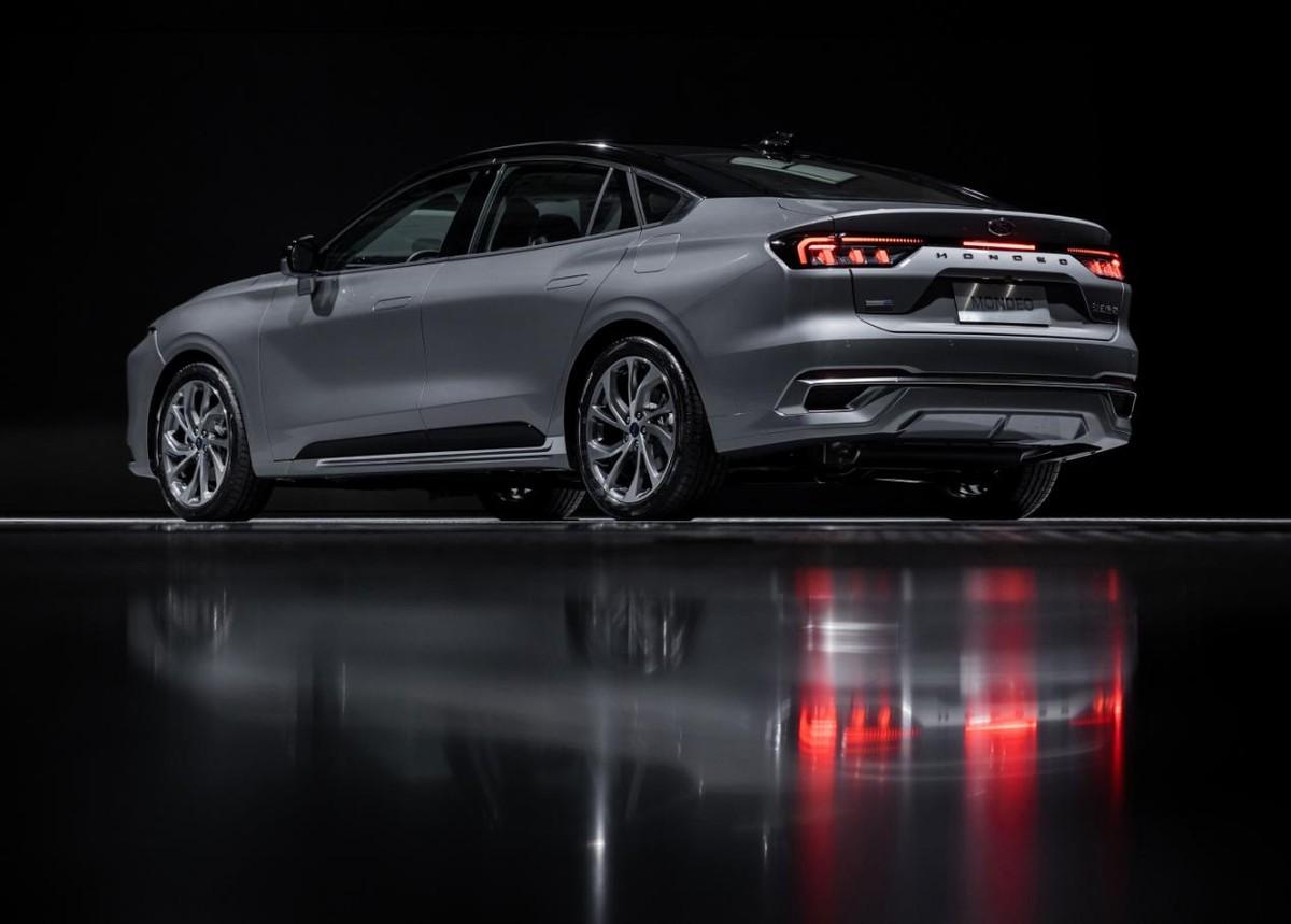 福特taurus价格(全新一代福特金牛座实车曝光)