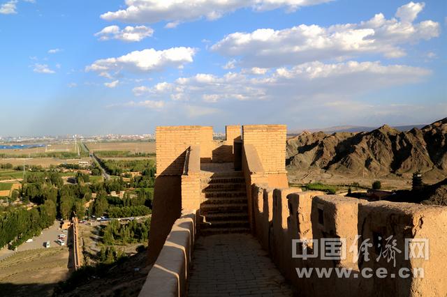 甘肃嘉峪关悬壁长城介绍（探访嘉峪关石关峡之悬壁长城）(4)