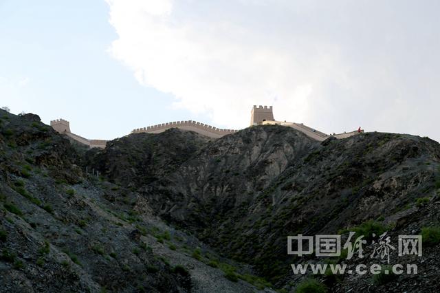 甘肃嘉峪关悬壁长城介绍（探访嘉峪关石关峡之悬壁长城）(6)