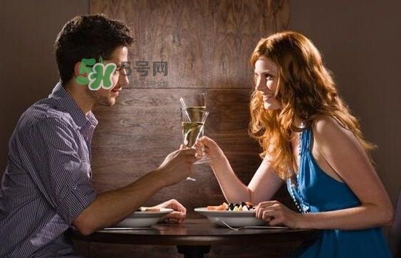 读懂女人潜台词 第一次约会聊什么