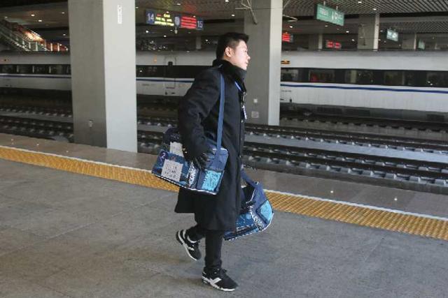 高铁上外卖都有哪些（高铁外卖如何送到乘客手中）(3)