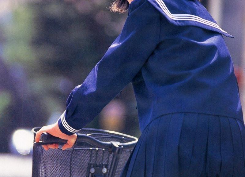 男生喜欢女生会想和她有肢体接触吗？