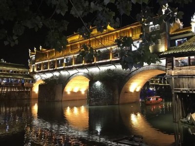 ​张家界凤凰旅游自由行攻略最新（张家界凤凰详细旅行攻略）