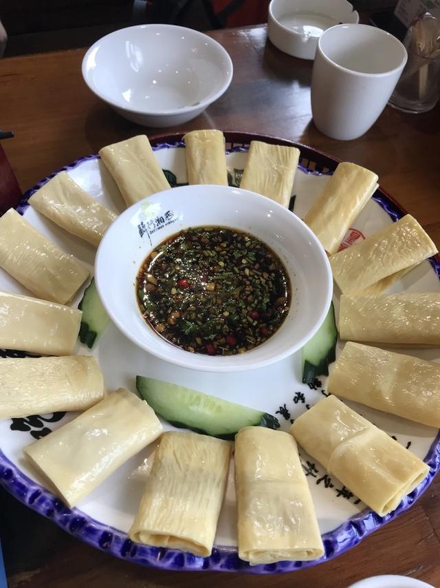 张家界凤凰旅游自由行攻略最新（张家界凤凰详细旅行攻略）(37)