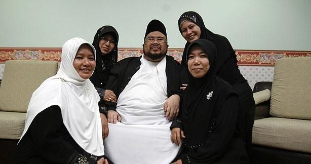 不能离婚的国家，巴拉圭不娶多个老婆可能要坐牢？世界上还有哪些一夫多妻制的国家，可以娶几个老婆？图8