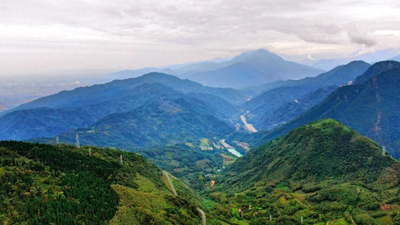 秋名山是日本群马县的上毛三山之一,实名榛名山