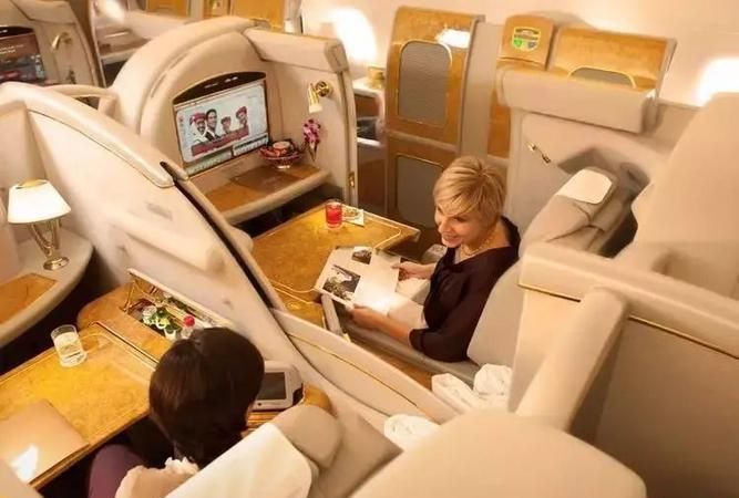 国航公务舱是头等舱吗