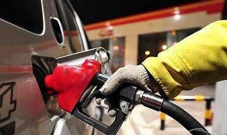 柴油弄到水泥地上怎么洗掉