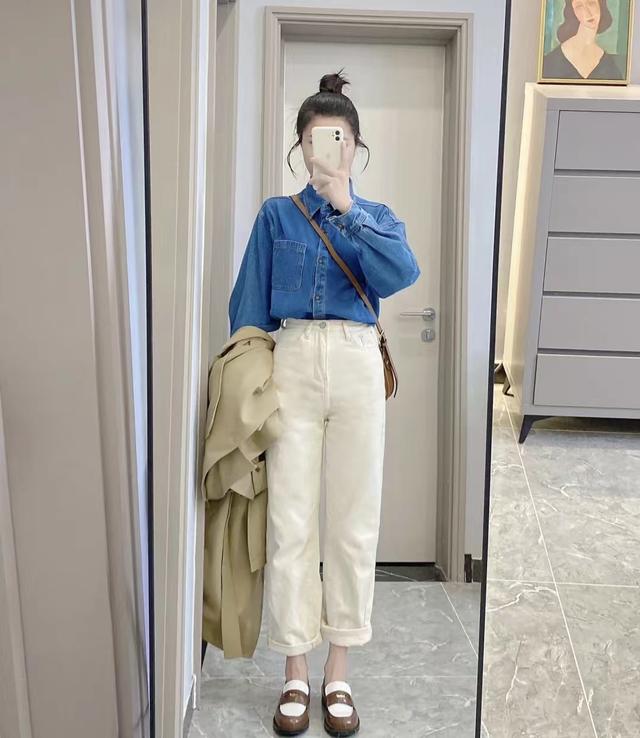 肤色白皮肤黑的穿什么颜色好看(皮肤黑穿这5个颜色既显白显年轻)(10)