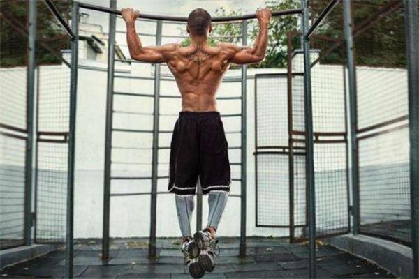 引体向上腿怎么放 引体向上手怎么握 引体向上腿怎么放 引体向上手怎么握