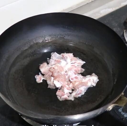 教你排骨焯水的正确方法,这样处理排骨一点血水都没有,简单方便