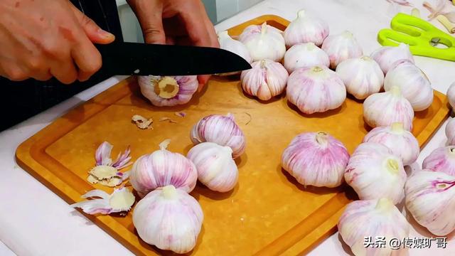 家庭版糖蒜怎么腌制才好吃(腌制糖蒜五步法)(2)