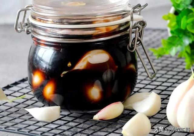 家庭版糖蒜怎么腌制才好吃(腌制糖蒜五步法)(5)