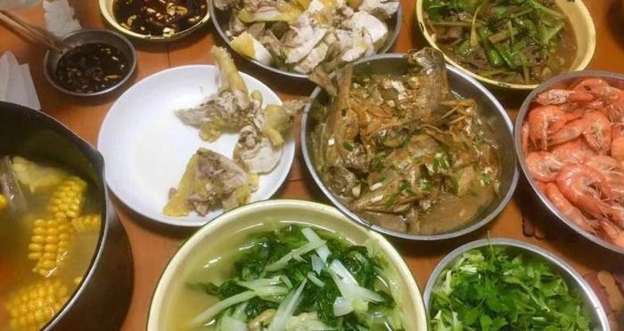 东北人请客怕吃不饱,湖南人请客怕不够辣,广东人请客……