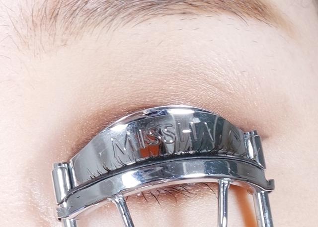 超简单单眼皮眼妆教程(最简单粗暴的单眼皮眼妆)(11)