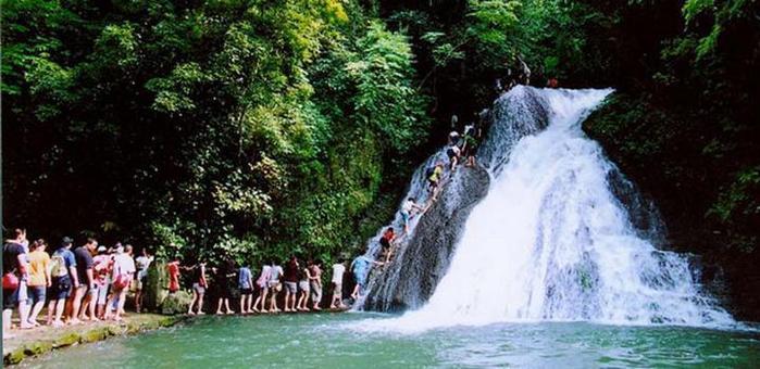 古东瀑布唯一可以攀爬的瀑布! 堪称奇迹!！