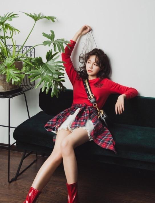 她念错节目名字受群嘲,丝袜放冰箱网友大呼受不了,美得特立独行