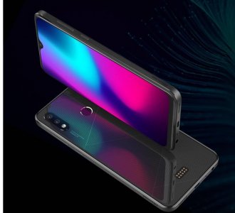 ​小包总代言的这款手机堪称电霸，8000毫安大电池续航力爆表