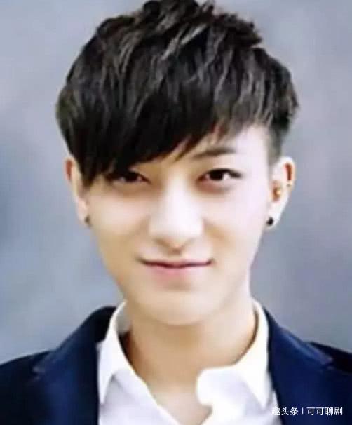 有一种“整容”叫做黄子韬卸妆,看清素颜照后,网友:不是我的韬